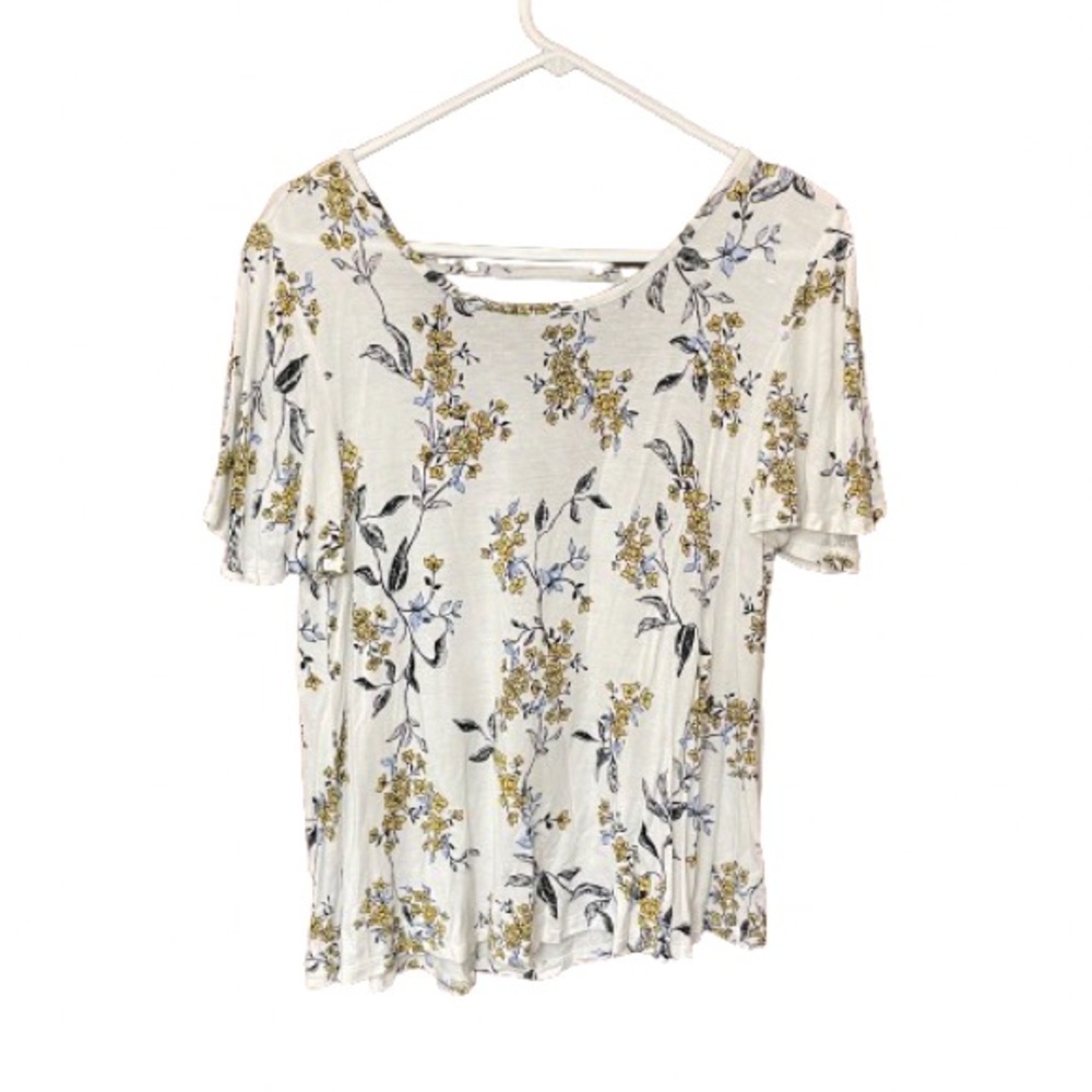 Maurice's White and Blue Floral Short Sleeve top Medium